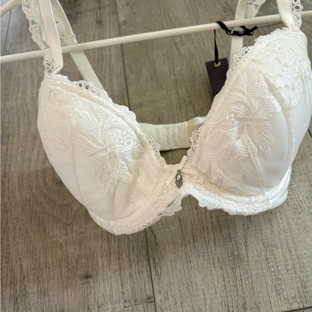 White Lace Push-Up Bra - Women Intimates - Picture 2 of 3